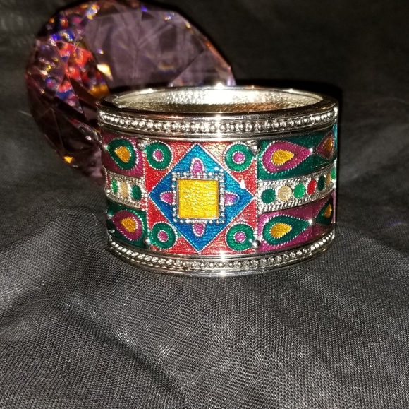 Jewelry - Beautuful Enameld Cuff Braclet